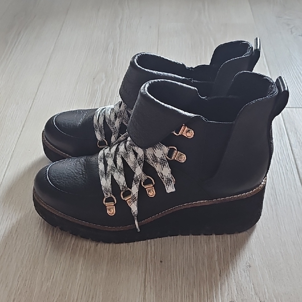 Cole Haan Waterproof Black Lace Up Wedge Boots - Picture 4 of 11